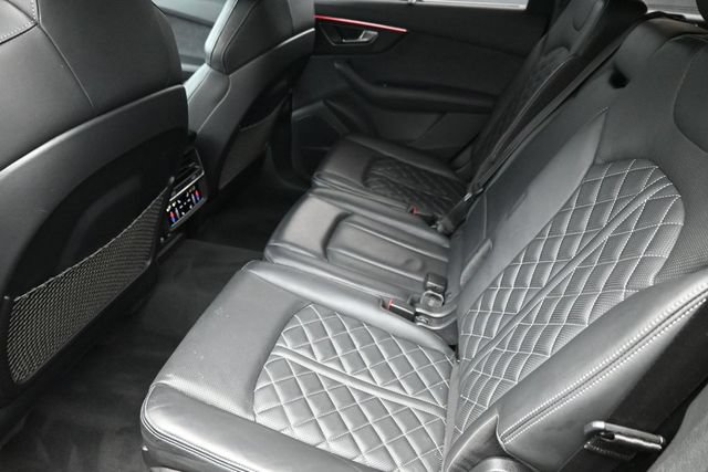 Used 2023 Audi SQ7 Prestige AWD/4WD image 19
