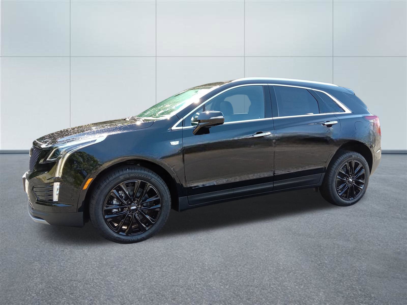 New 2026 Cadillac XT5 Premium Luxury w/ LPO, ONYX Package AWD/4WD image 1
