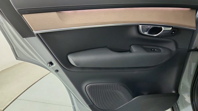 Certified 2026 Volvo XC90 B5 Core AWD/4WD image 27