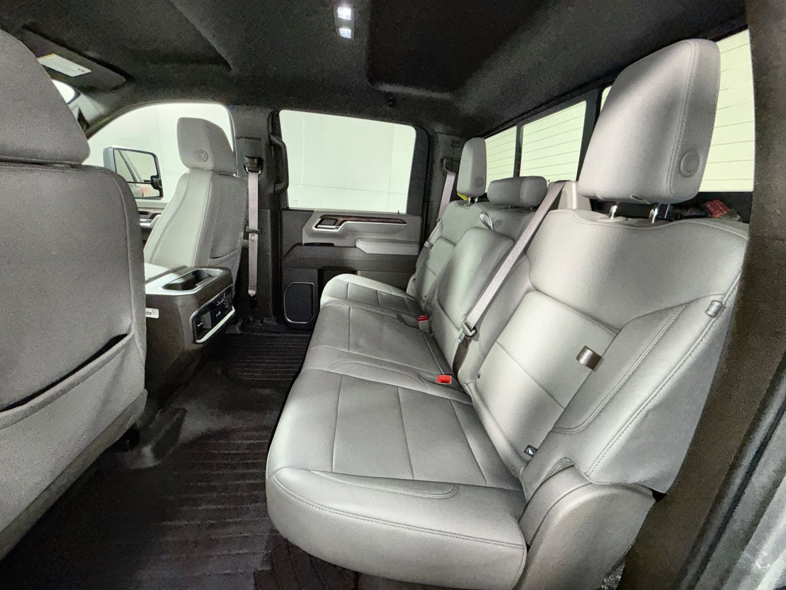 Used 2025 GMC Sierra 3500 SLT w/ SLT Convenience Package image 24