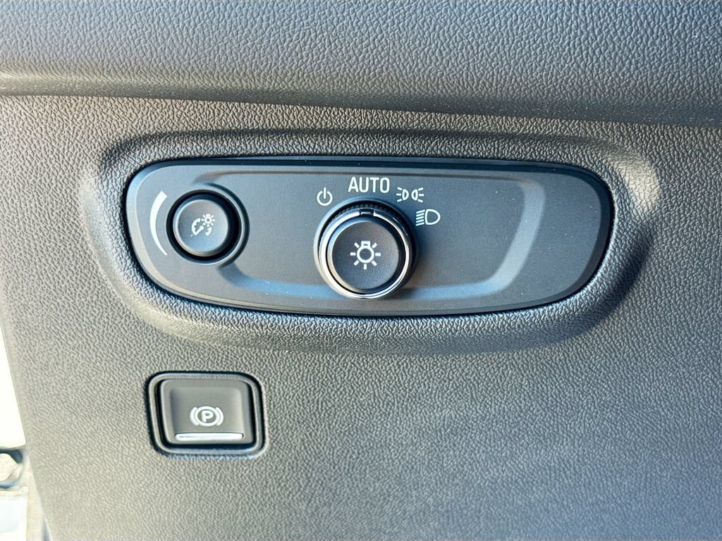 Used 2021 GMC Terrain SLE w/ Driver Convenience Package AWD/4WD image 13