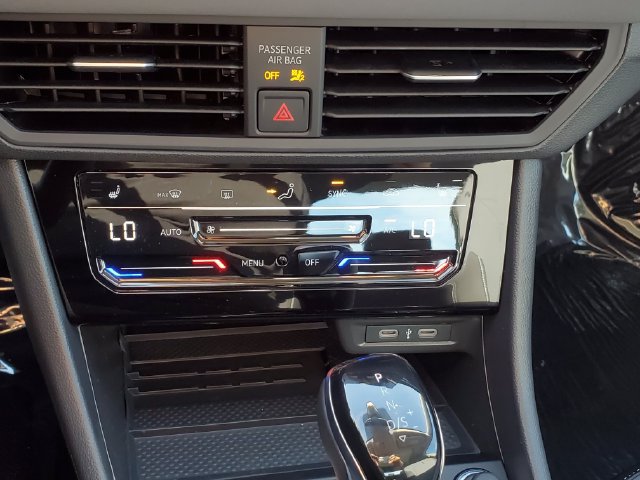 New 2027 Volkswagen Jetta SE FWD image 24