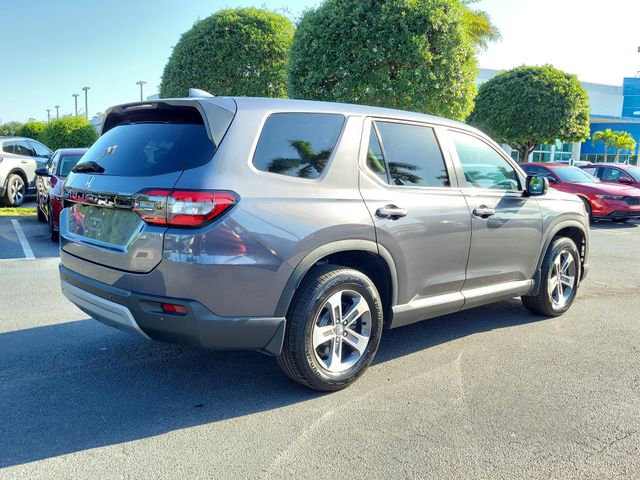 Certified 2024 Honda Pilot EX-L image 6