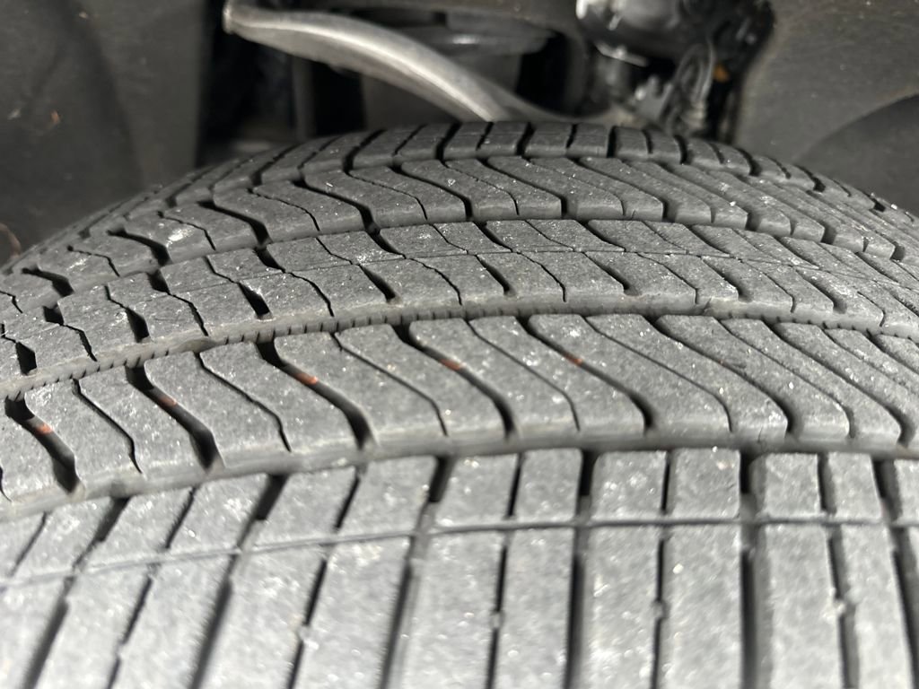 Used 2023 GMC Yukon SLT w/ SLT Luxury Package image 15