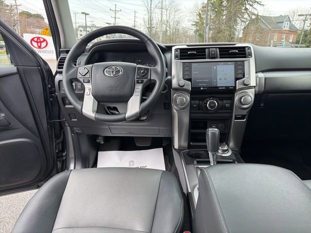 Used 2020 Toyota 4Runner SR5 Premium w/ Moonroof Package image 17