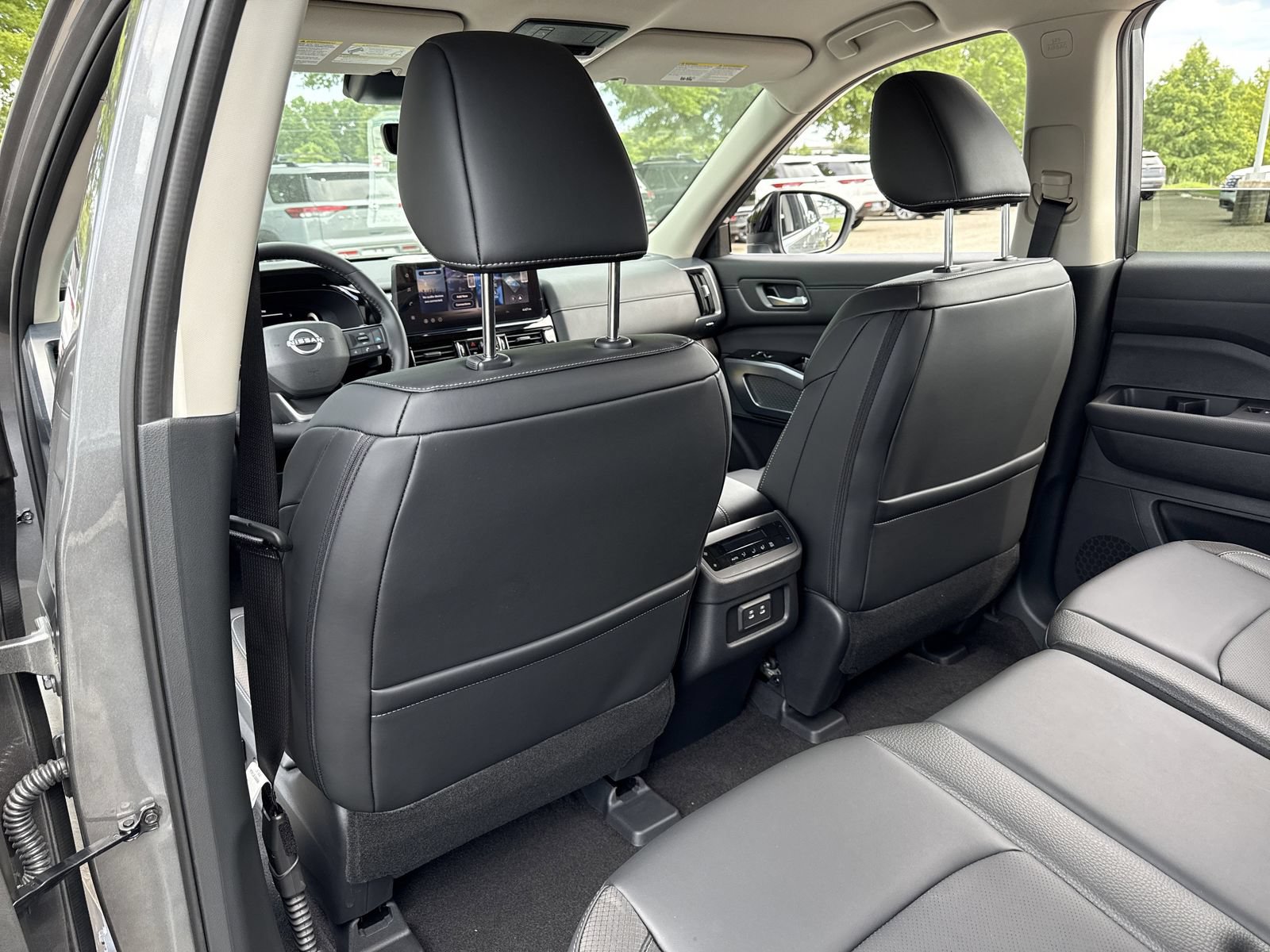New 2026 Nissan Pathfinder SL FWD image 16