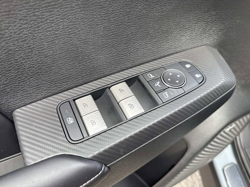 New 2026 Mitsubishi Outlander SE image 19