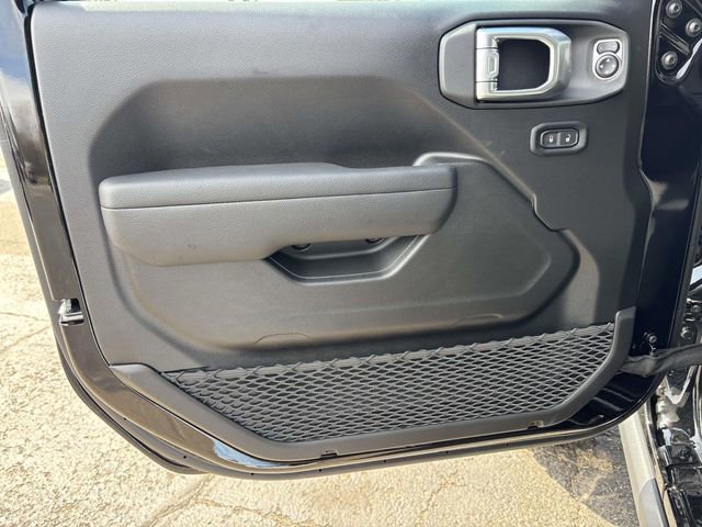 New 2026 Jeep Wrangler Unlimited Rubicon w/ Xtreme 35 Tire Package image 13