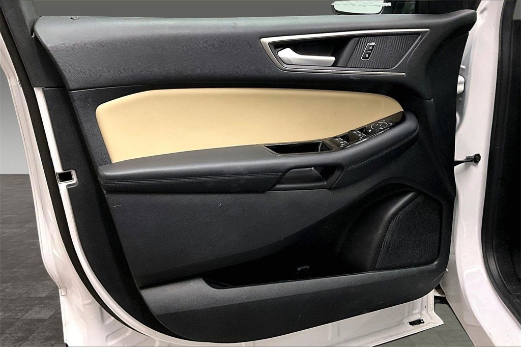 Used 2018 Ford Edge SEL w/ Equipment Group 201A image 12