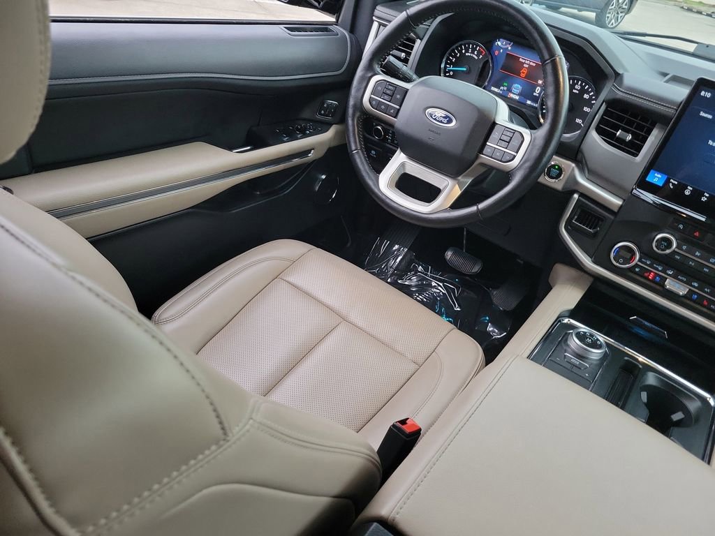 Used 2024 Ford Expedition Max XLT image 18