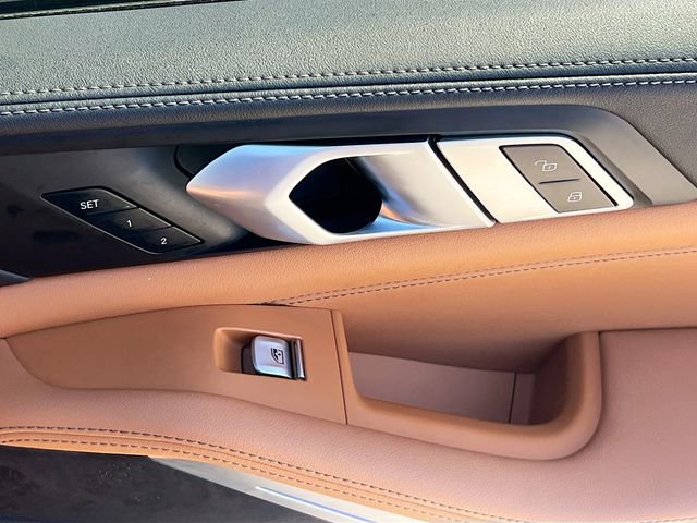 Used 2023 BMW X7 xDrive40i w/ M Sport Package image 32
