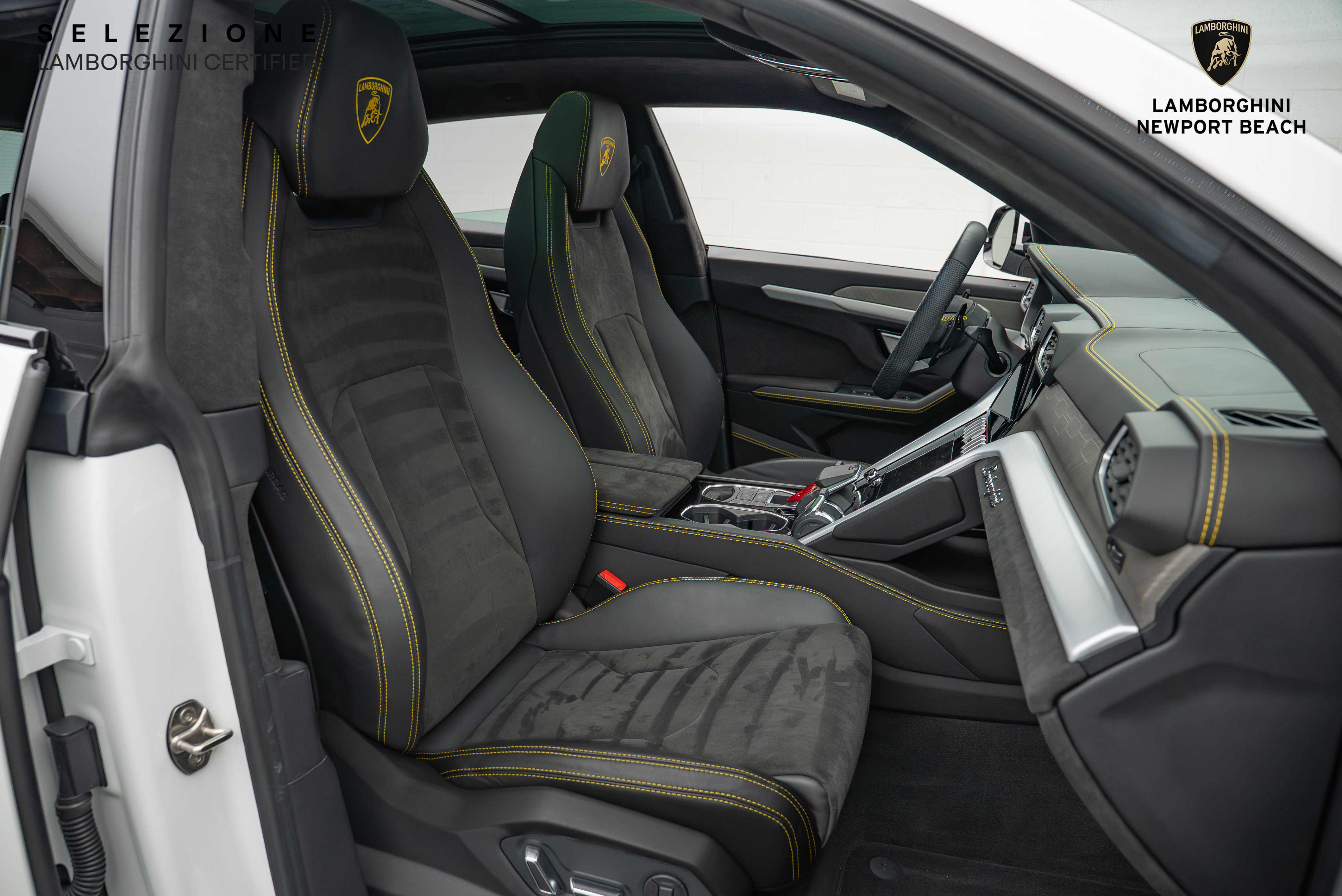 Used 2022 Lamborghini Urus image 22