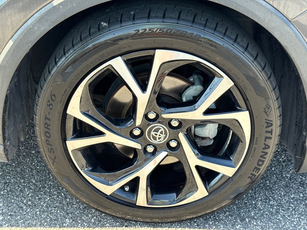 Used 2019 Toyota C-HR XLE image 12