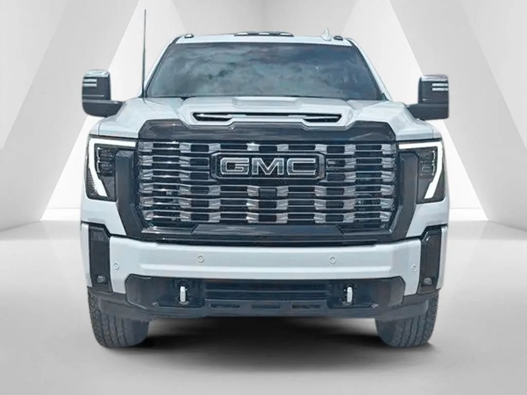 New 2026 GMC Sierra 2500 Denali Ultimate w/ LPO, Black Badging Package AWD/4WD image 2
