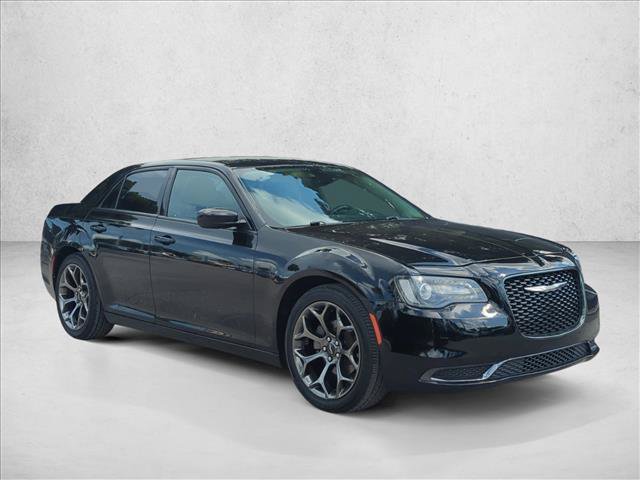 Used 2018 Chrysler 300 Touring w/ Sport Appearance Package RWD image 3