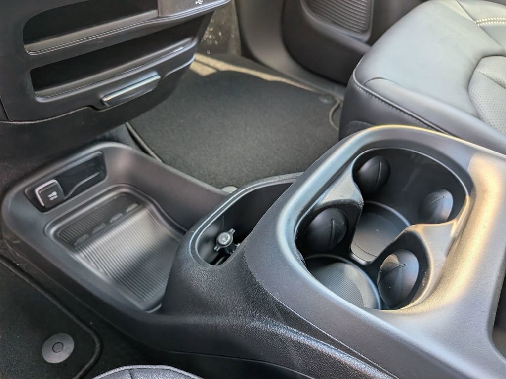 New 2026 Chrysler Pacifica Select w/ S Appearance Package image 25