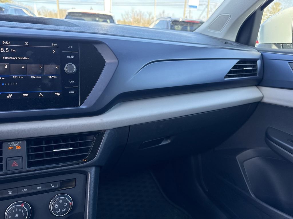 Used 2022 Volkswagen Taos SE image 11