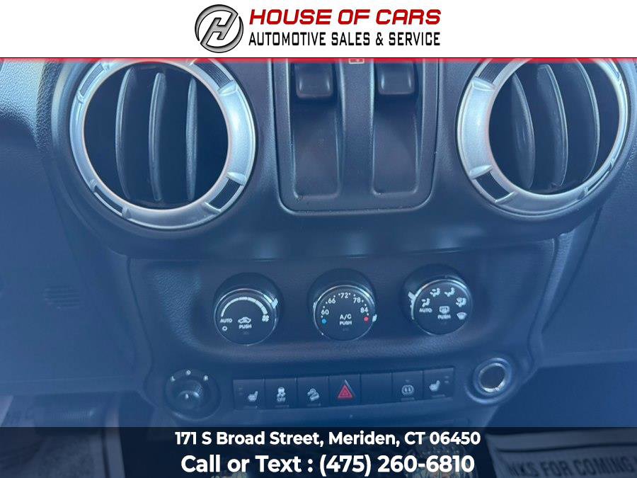 Used 2012 Jeep Wrangler Rubicon w/ Dual Top Group AWD/4WD image 34