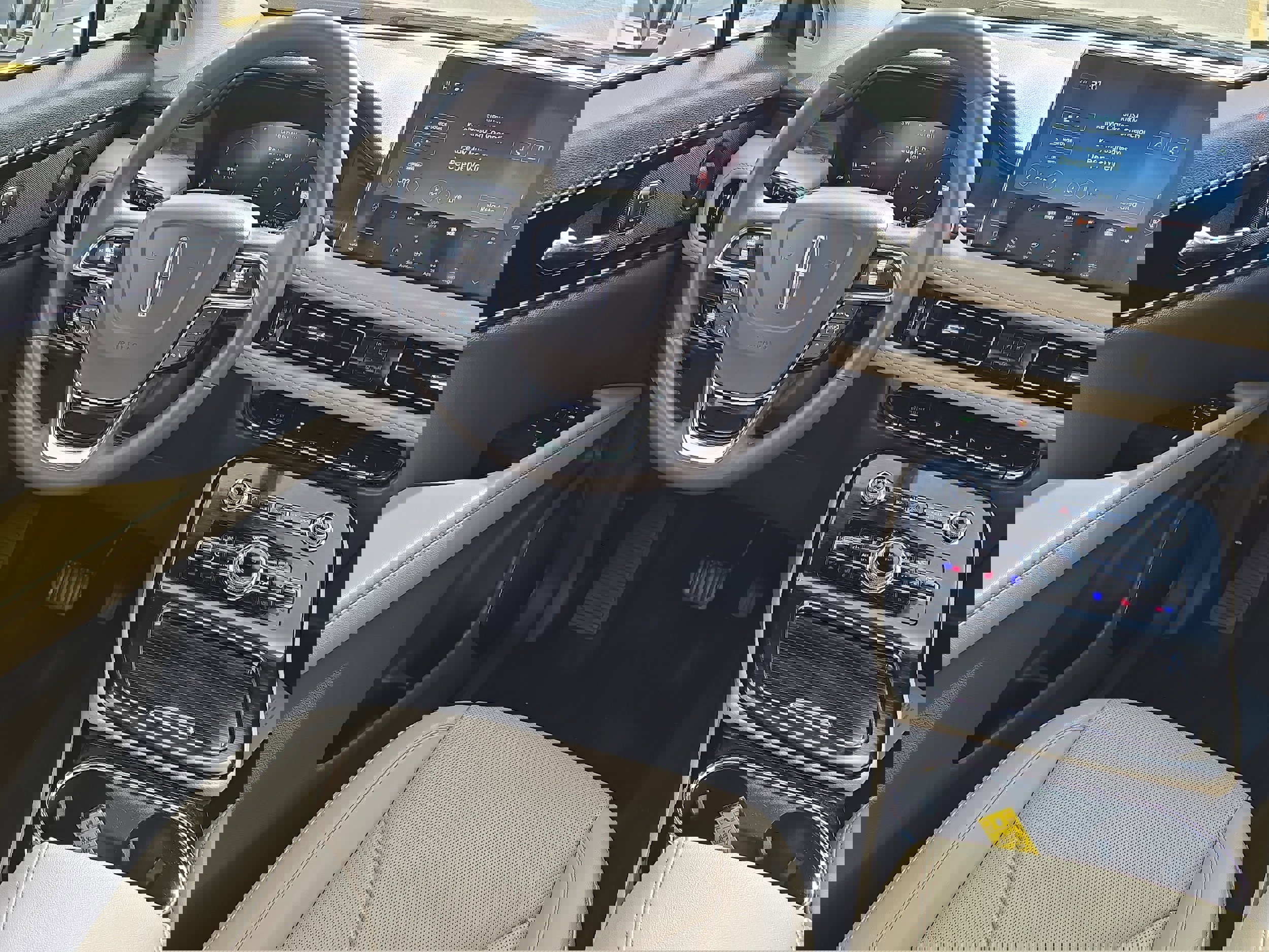 Used 2022 Lincoln Nautilus Reserve image 13