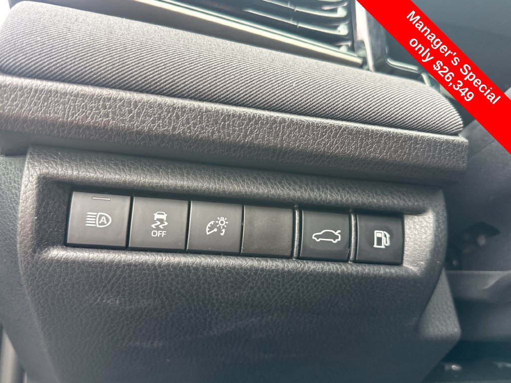 Used 2025 Toyota Camry LE AWD/4WD image 33