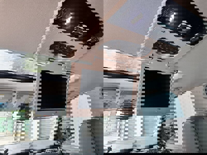 Used 2018 Chevrolet Tahoe Premier AWD/4WD image 39