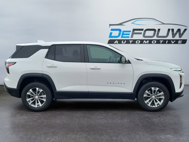 Used 2026 Chevrolet Equinox LT image 2