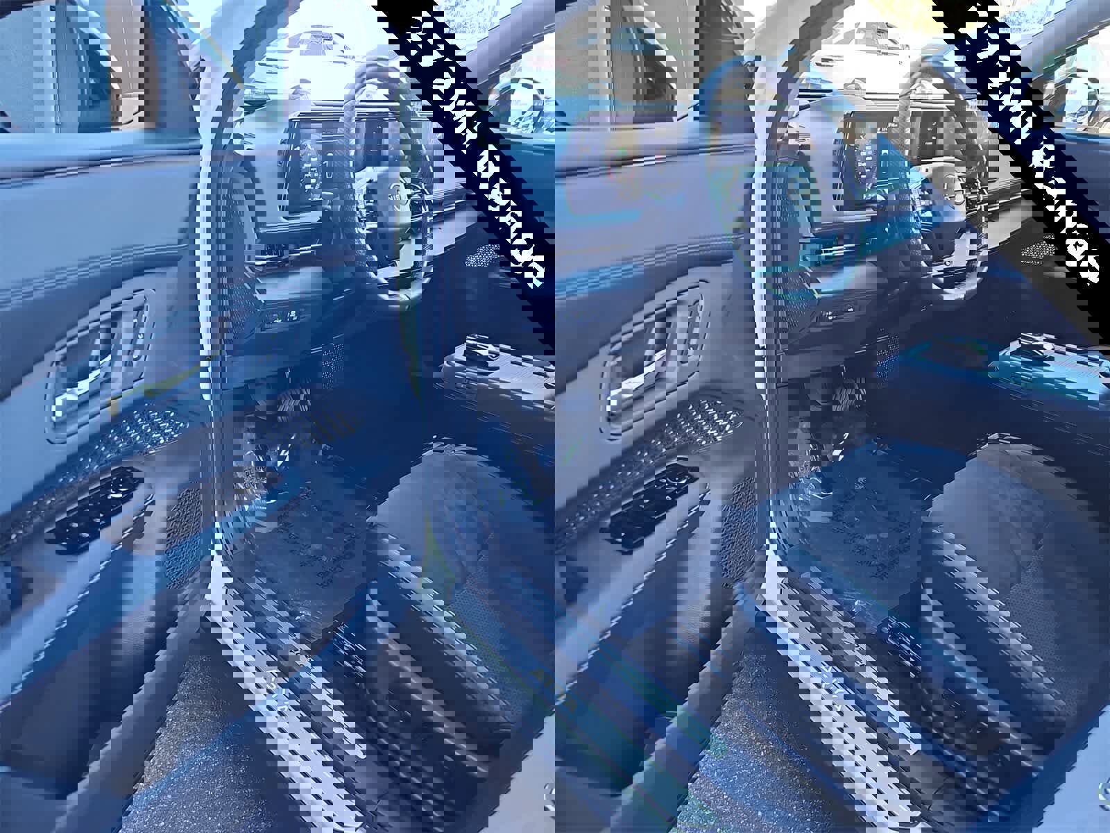 Used 2024 Nissan Ariya AWD image 10