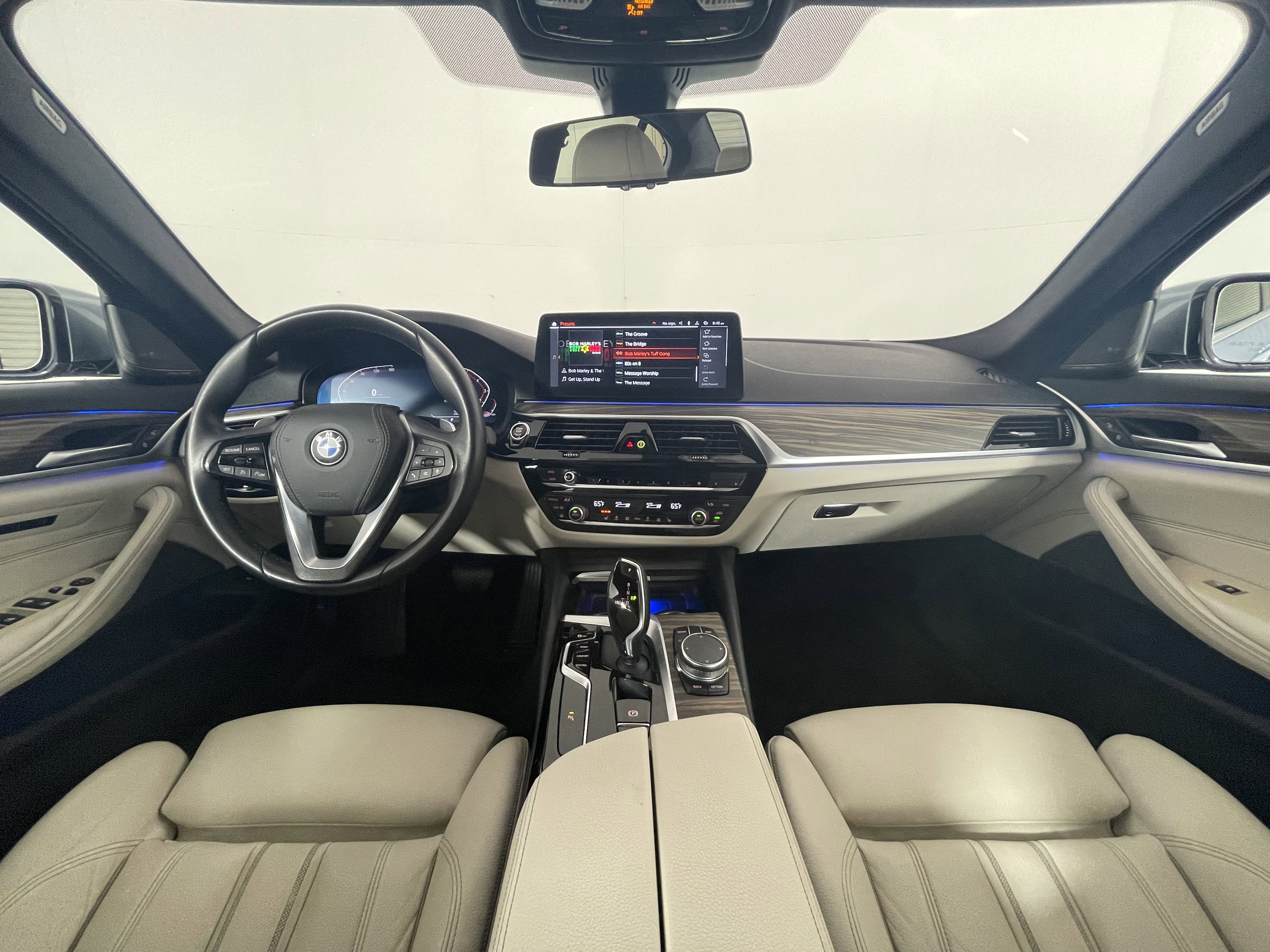 Used 2022 BMW 530i w/ Premium Package image 11