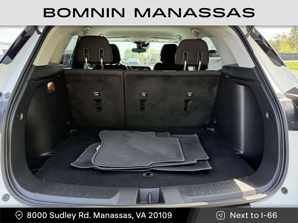 Used 2024 Chevrolet TrailBlazer LT w/ Driver Confidence Package image 11