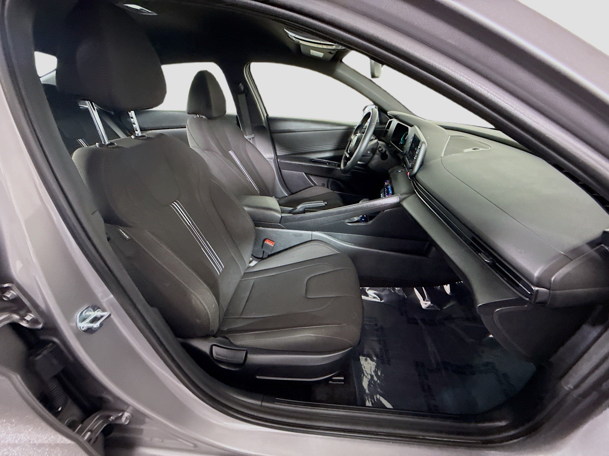 Used 2026 Hyundai Elantra Sport FWD image 29
