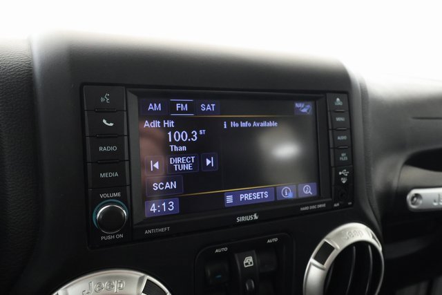 Used 2018 Jeep Wrangler Unlimited Sahara w/ Connectivity Group image 16