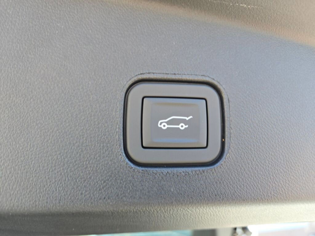 New 2026 Cadillac Lyriq Premium Sport image 18