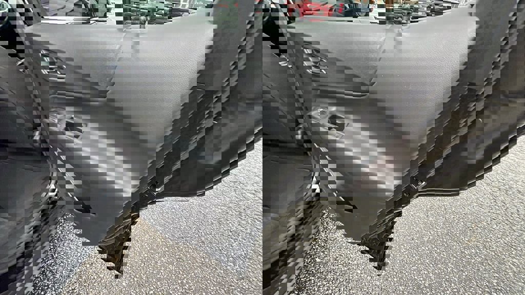 Used 2020 Chevrolet Equinox LT image 17