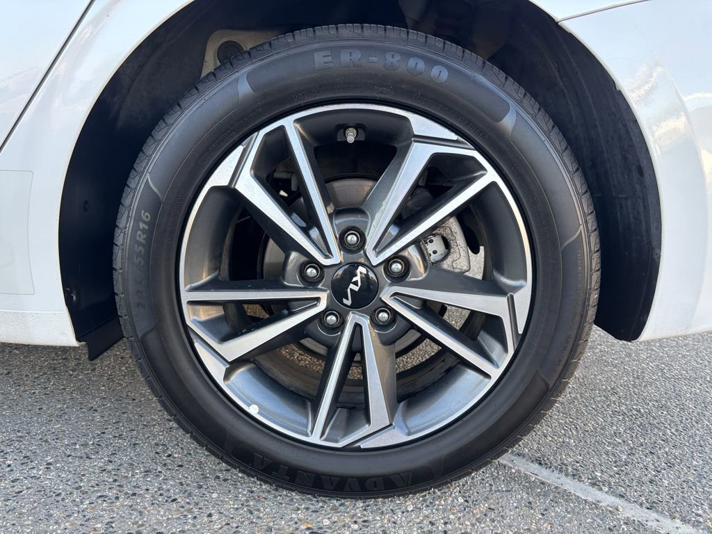 Used 2023 Kia Forte LXS image 27
