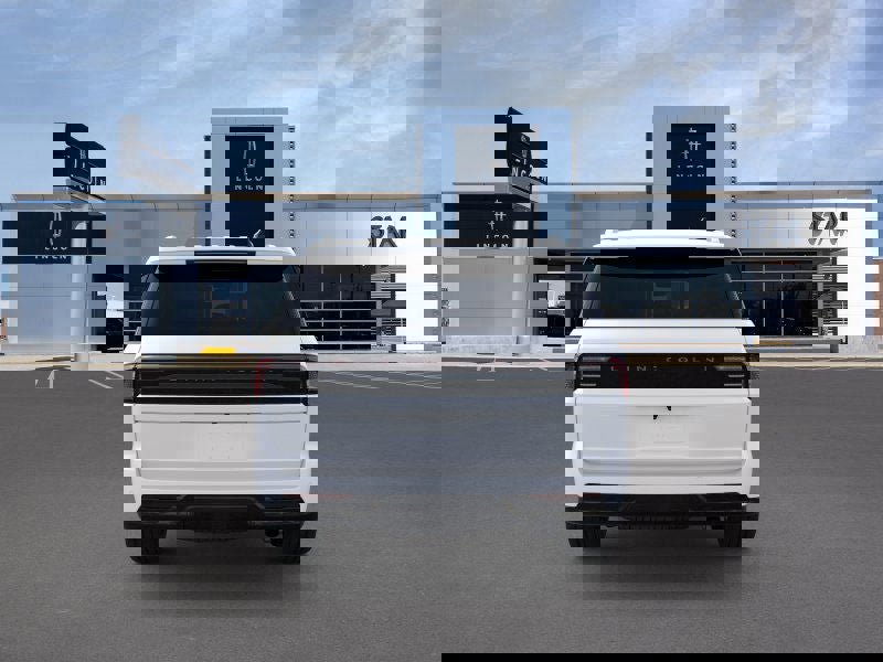 New 2026 Lincoln Navigator Reserve image 5