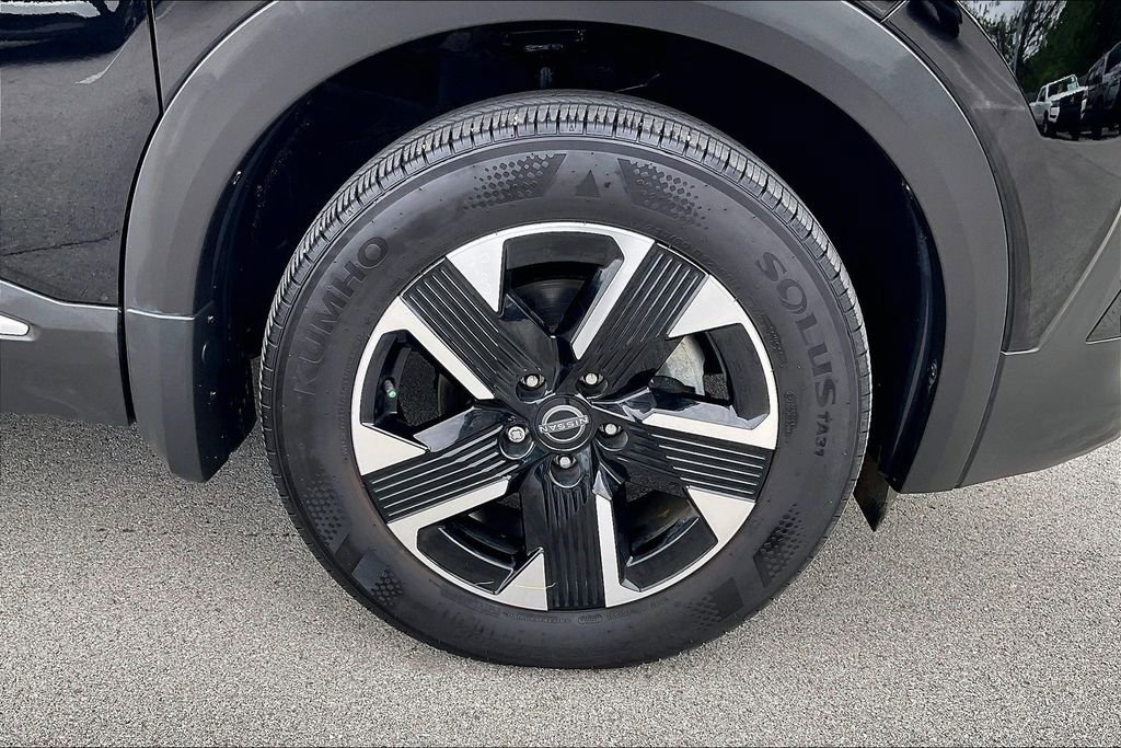 Used 2025 Nissan Kicks SV AWD/4WD image 11