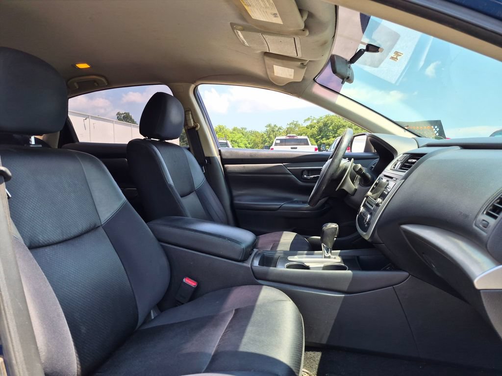 Used 2016 Nissan Altima 2.5 SR w/ LED Appearance Package FWD image 30