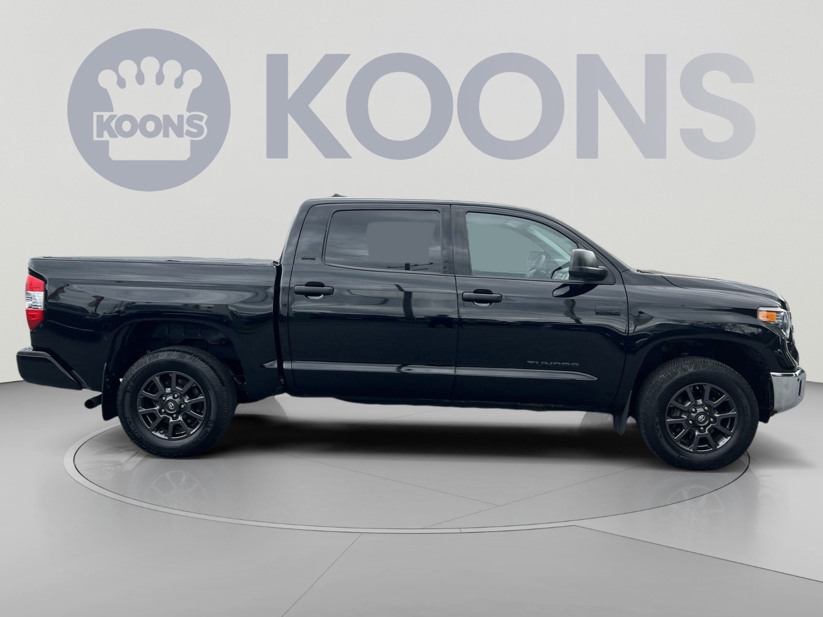 Used 2021 Toyota Tundra SR5 w/ Trail Edition AWD/4WD image 8
