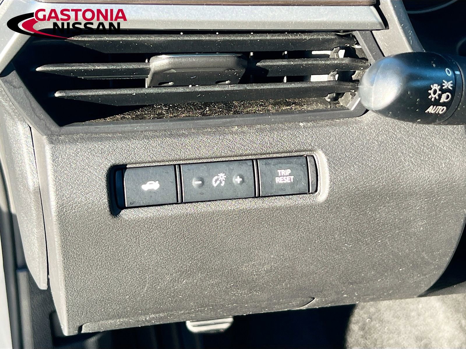 Used 2024 Nissan Altima 2.5 SV image 13