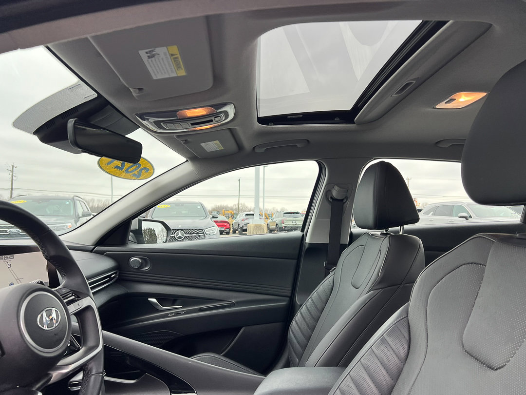 Used 2021 Hyundai Elantra Limited image 23