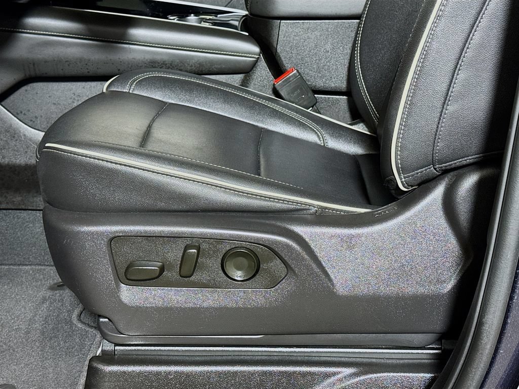 Certified 2025 Chevrolet Suburban Premier AWD/4WD image 18