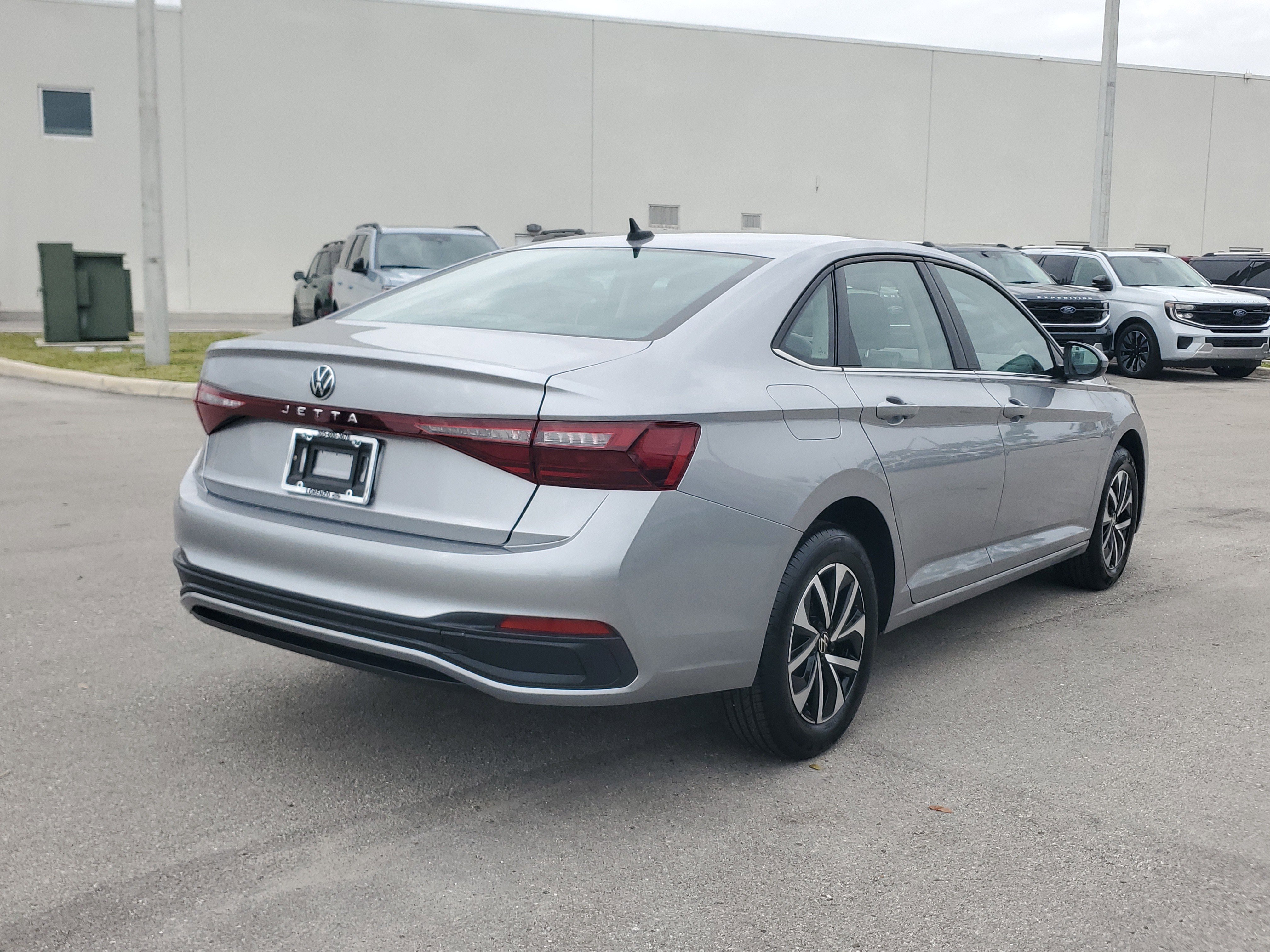 Used 2025 Volkswagen Jetta S image 5