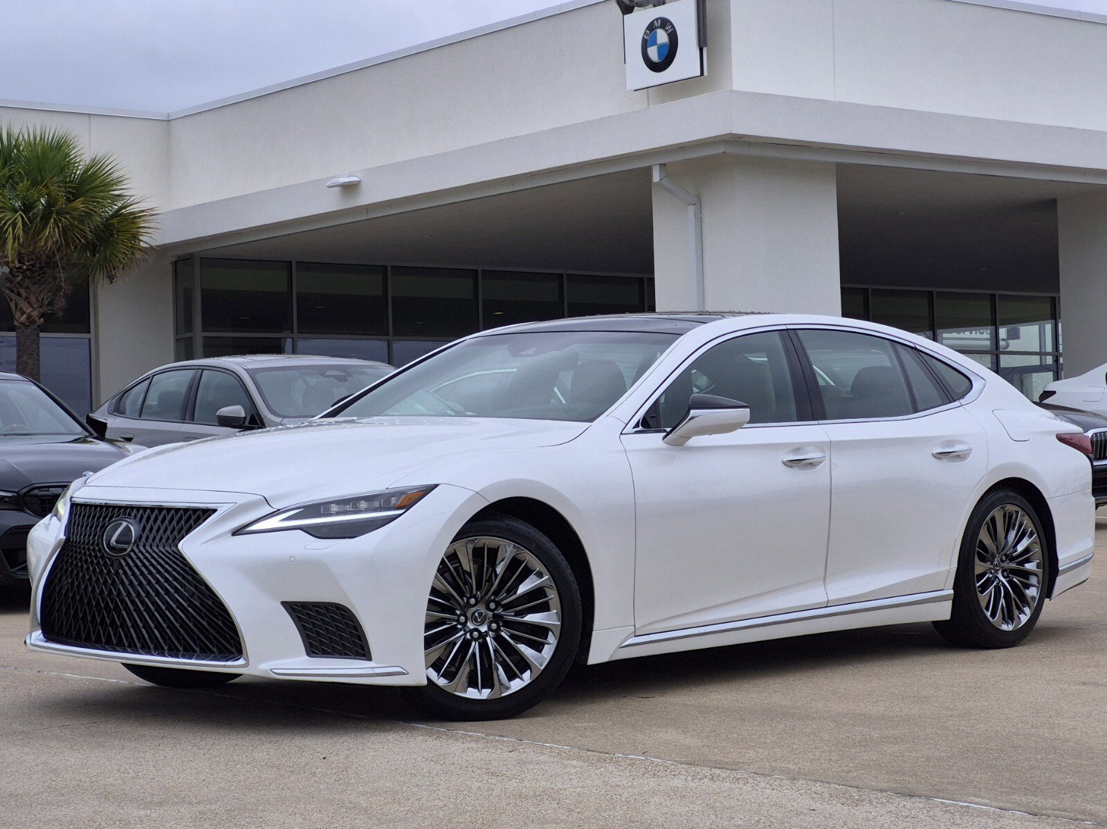 Used 2022 Lexus LS 500 w/ Interior Upgrade Package RWD image 1