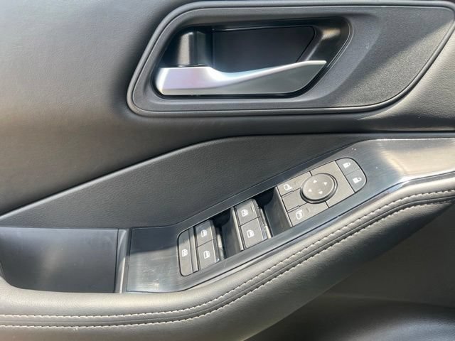 Used 2026 Nissan Rogue SV FWD image 11