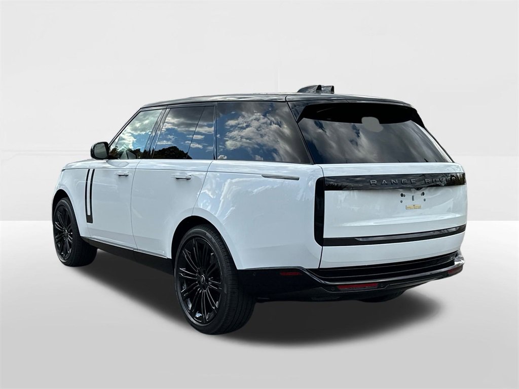 New 2025 Land Rover Range Rover SE image 2