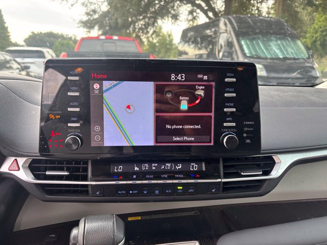 Used 2021 Toyota Sienna XLE w/ XLE Plus Package FWD image 12