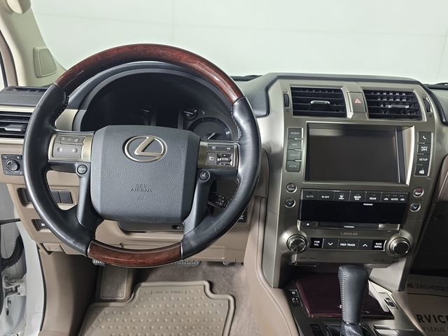 Used 2018 Lexus GX 460 Premium w/ Premium Package image 10