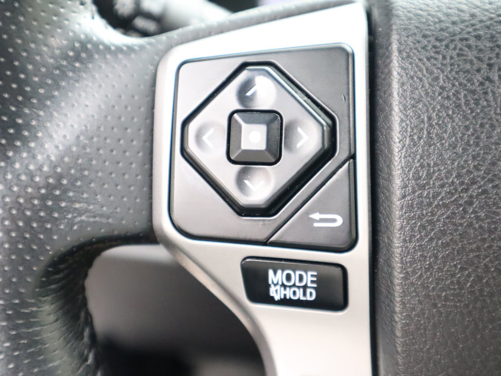 Used 2016 Toyota 4Runner Limited AWD/4WD image 34