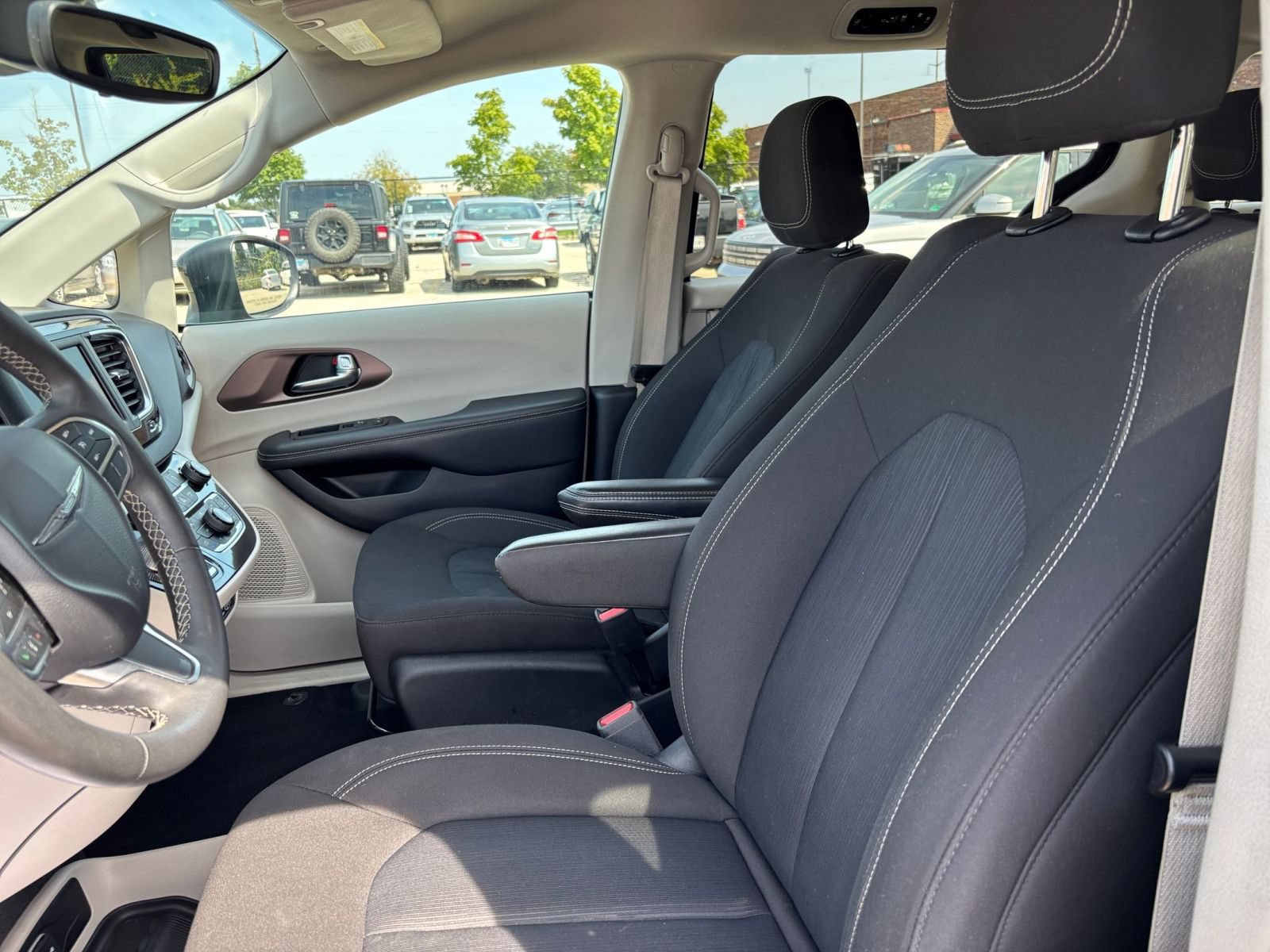 Used 2024 Chrysler Voyager LX FWD image 25
