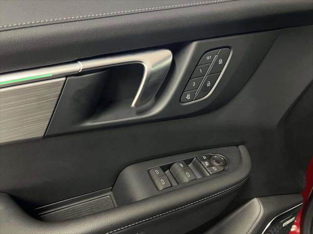 Used 2025 Buick Enclave Preferred w/ Power Package image 17